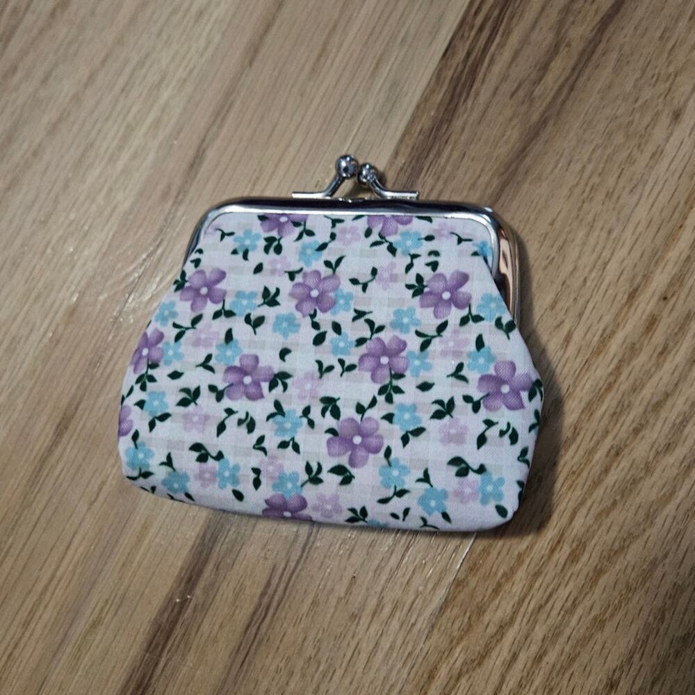 🐚 Boutique Retro Floral Kiss Lock Coin Purse Lilac Blue Pink Cottagecore